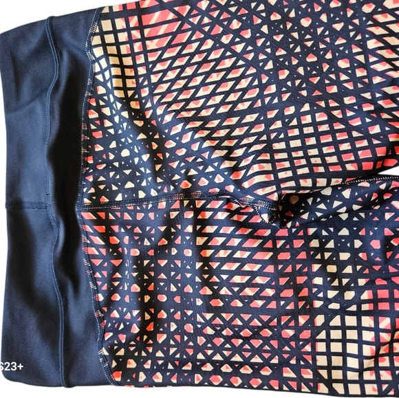 Under Armour Heatgear Printed Navy Pink Capri Leggings Woman Size Small Capri - Picture 6 of 6